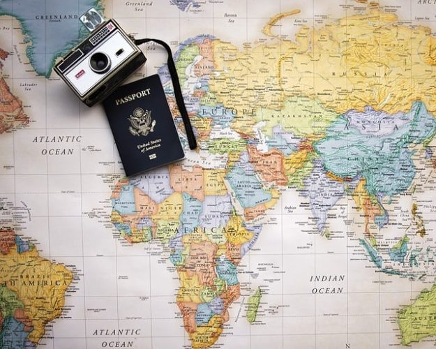 La valigia del viaggiatore Passaporto e visto