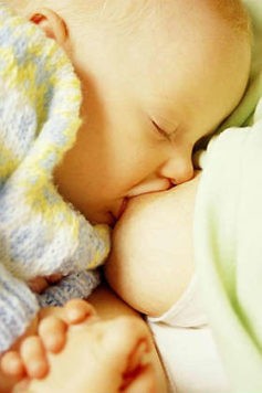 Feci verdi del neonato: tutte le risposte del Pediatra ai dubbi delle mamme Allattamento al seno