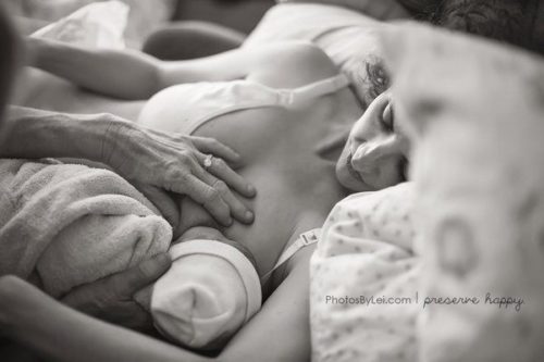 Allattamento al seno: 18 miti e leggende da sfatare 17 foto intime che mostrano come il parto possa essere bello in ogni sua forma. | Noi Mamme 2