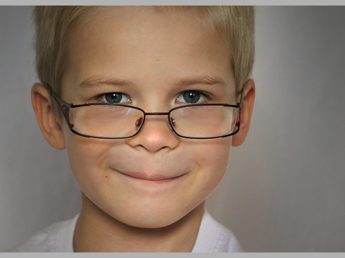 Ipermetropia bambini: meglio usare gli occhiali? | Noi Mamme