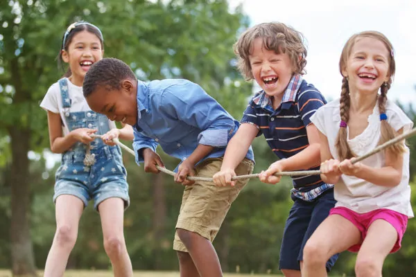 Giochetti per bambini: i più divertenti da fare all’aperto
