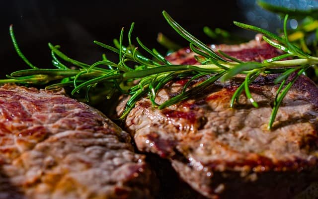 Dieta post-parto: 12 super cibi per le neomamme manzo magro