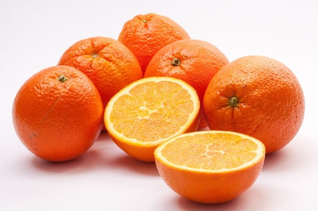 Dieta post-parto: 12 super cibi per le neomamme arance