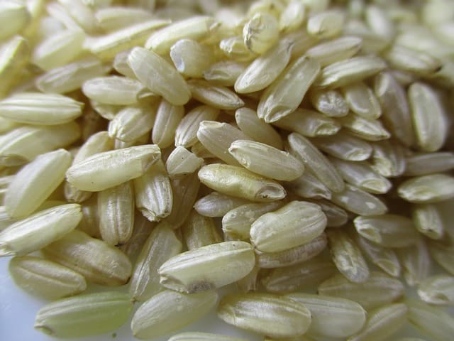 Dieta post-parto: 12 super cibi per le neomamme riso integrale