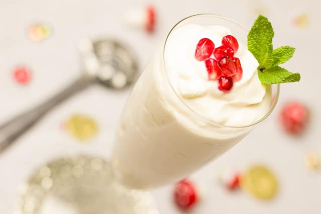 Dieta post-parto: 12 super cibi per le neomamme yogurt