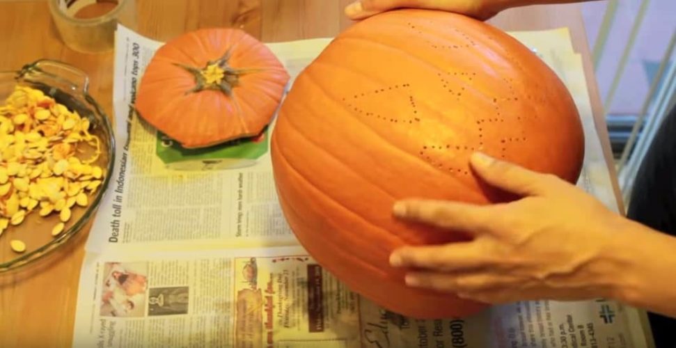 Zucca con i bordi pronti da intagliare