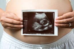 donna incinta ecografia