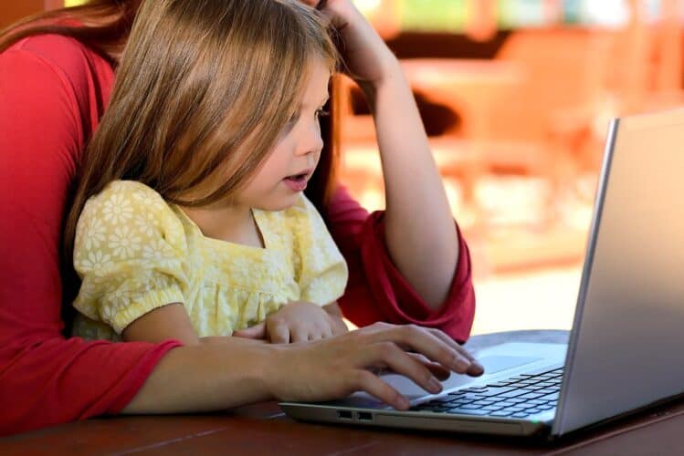 Psicologia e Mamme: il riconoscimento delle Università Online Mamme che si laureano online