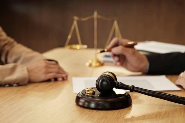 Divorzio: a chi rivolgersi per le indagini per l’assegno di mantenimento